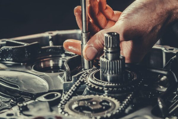 mechanic showing cross section of gearbox mechanic showing cross section of gearbox
